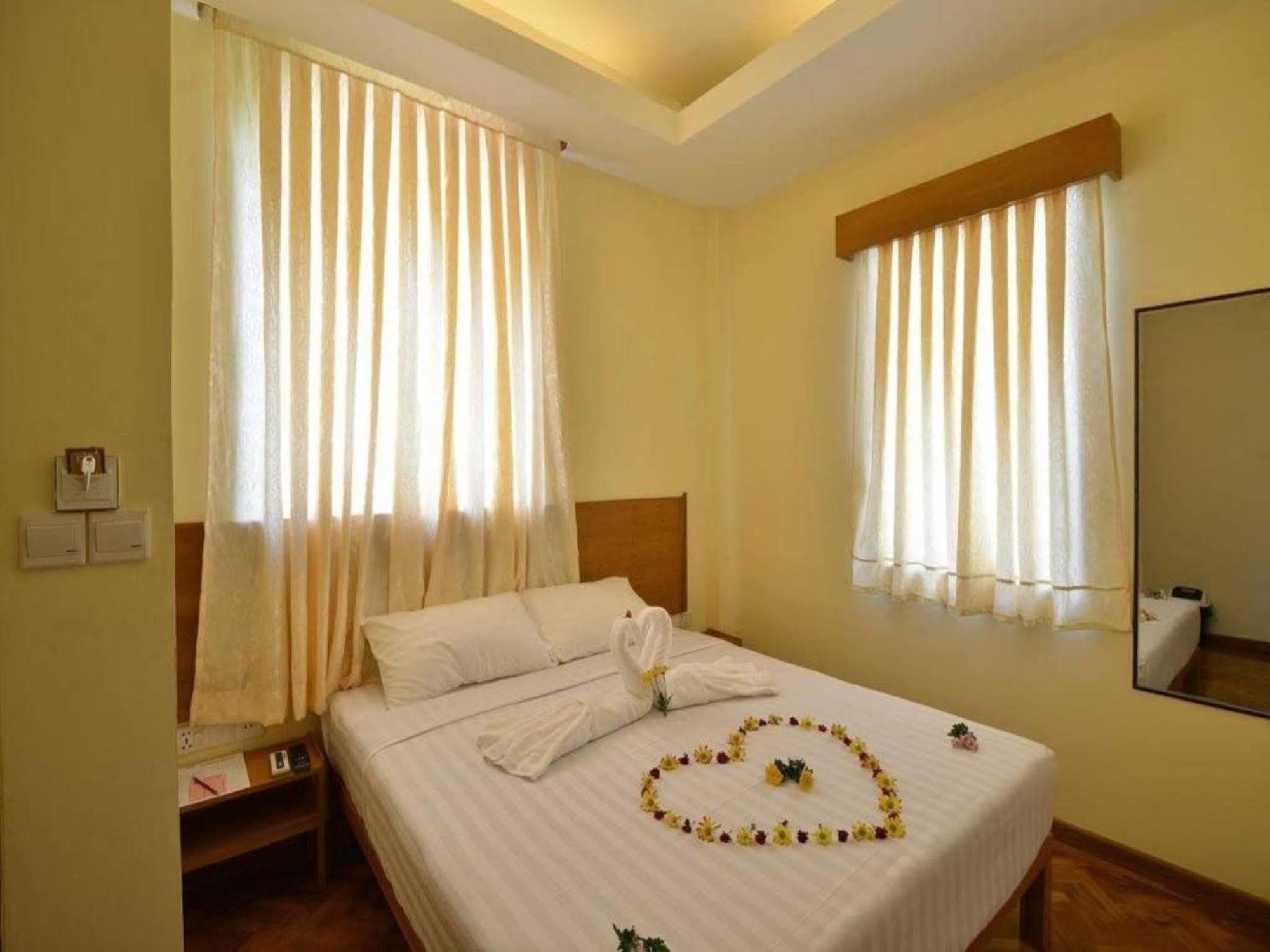 Northern Breeze Hotel Баган Экстерьер фото