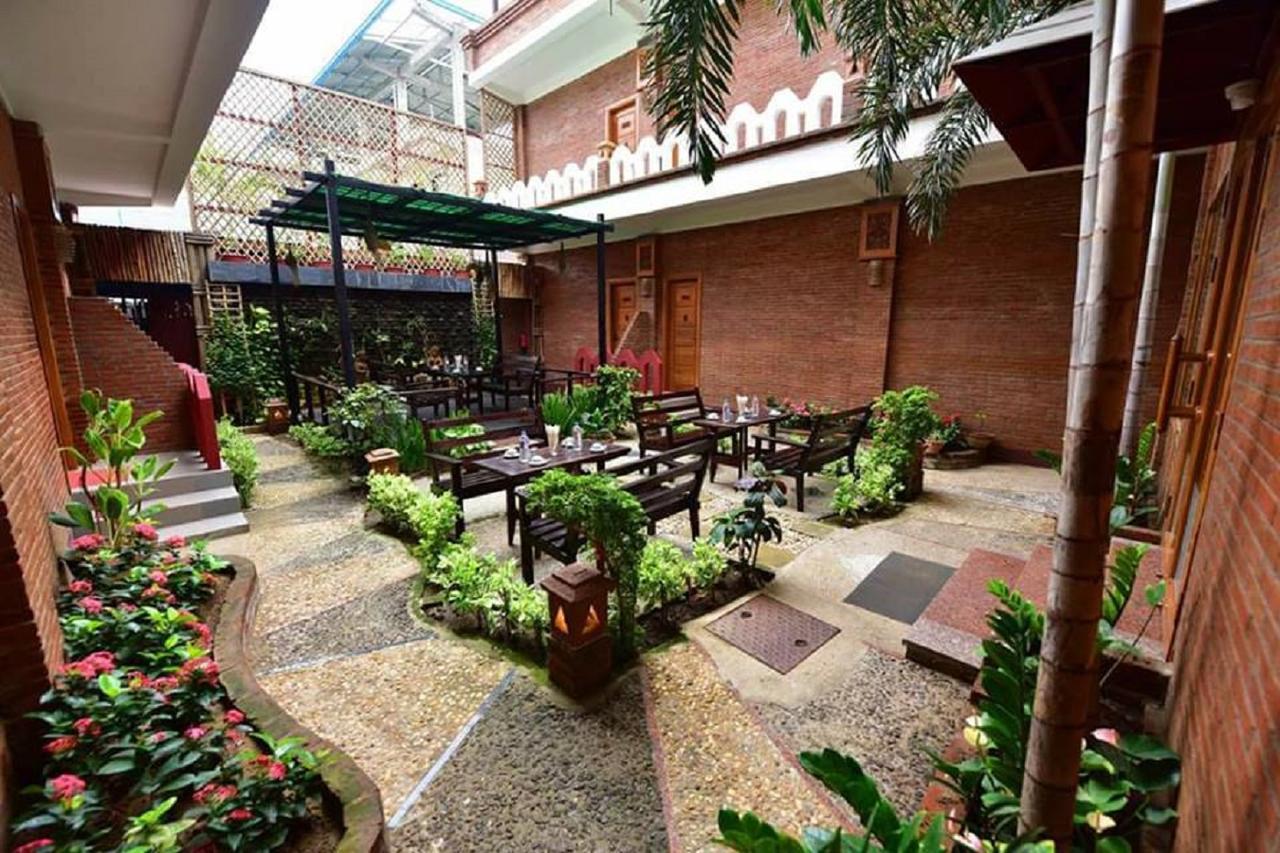 Northern Breeze Hotel Баган Экстерьер фото